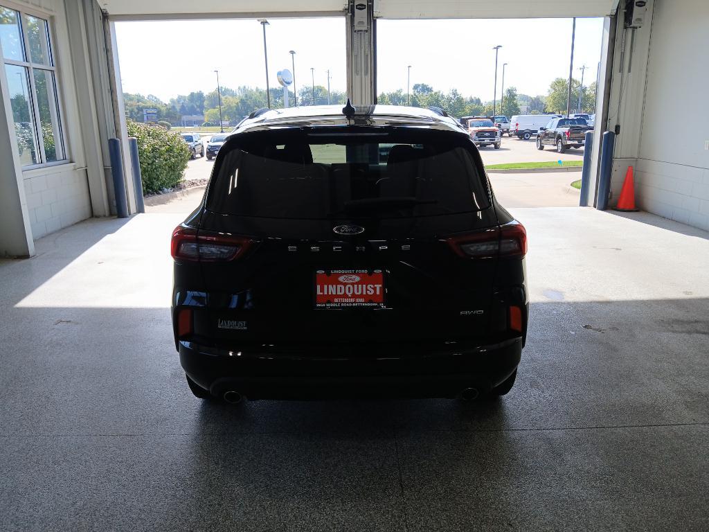 used 2023 Ford Escape car, priced at $30,912