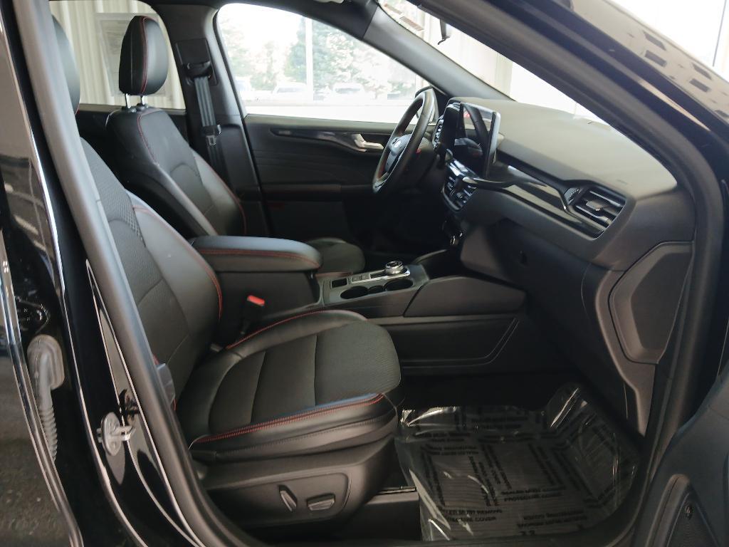 used 2023 Ford Escape car, priced at $30,912