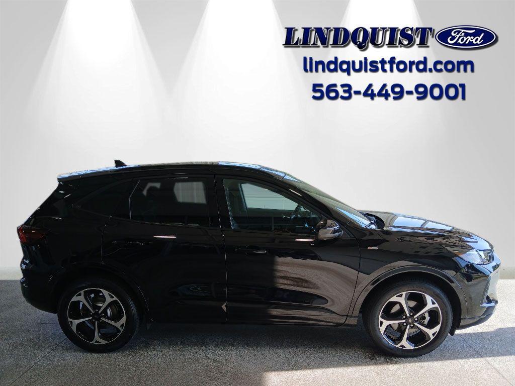 used 2023 Ford Escape car, priced at $30,912
