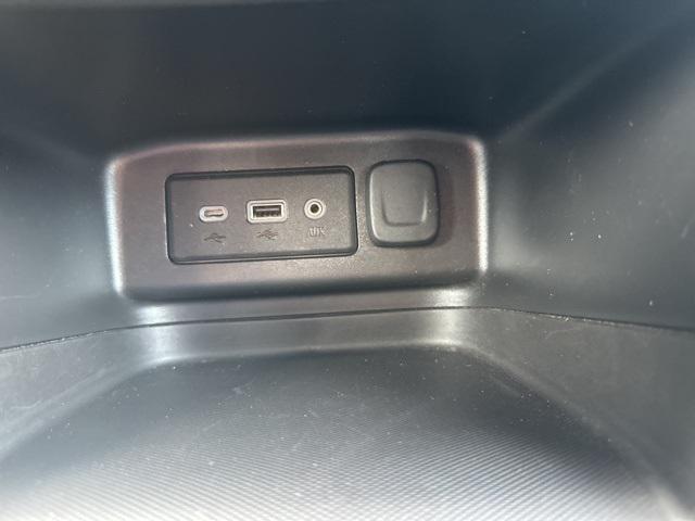 used 2022 Chevrolet Equinox car, priced at $18,900