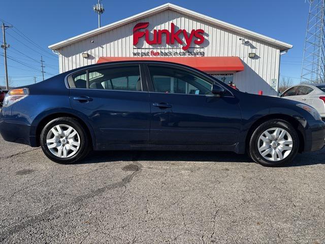 used 2009 Nissan Altima car, priced at $6,500