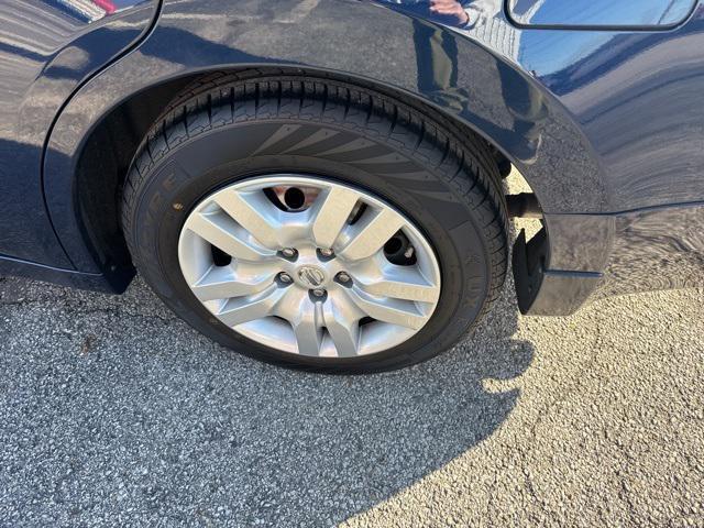 used 2009 Nissan Altima car, priced at $6,500