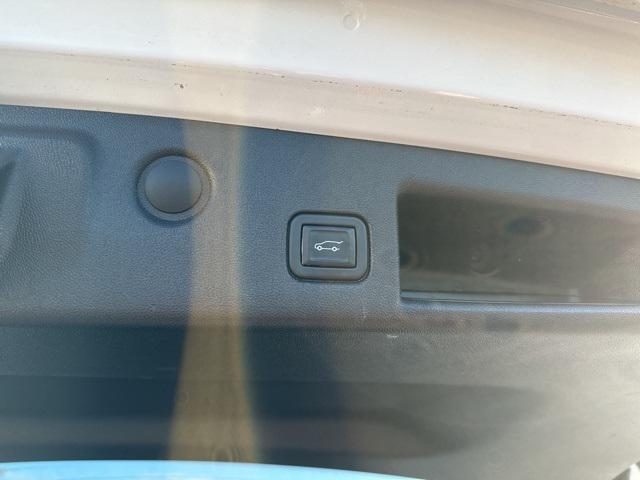 used 2023 Chevrolet Equinox car, priced at $15,900
