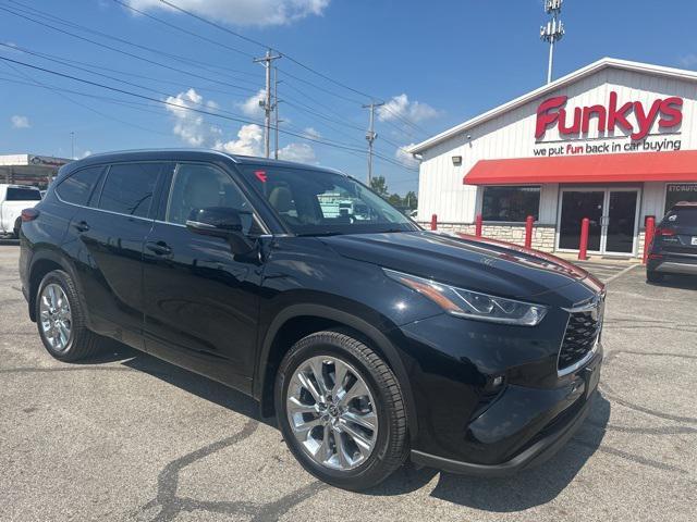 used 2020 Toyota Highlander car, priced at $29,900