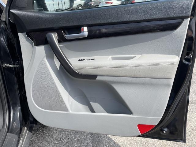 used 2014 Kia Sorento car, priced at $7,900