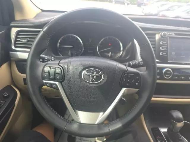 used 2016 Toyota Highlander car, priced at $19,998