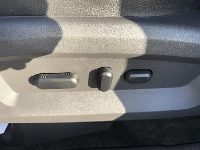 used 2013 Ford Edge car, priced at $8,900