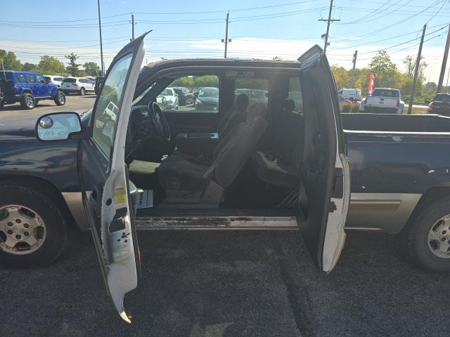 used 2001 Chevrolet Silverado 1500 car, priced at $3,000