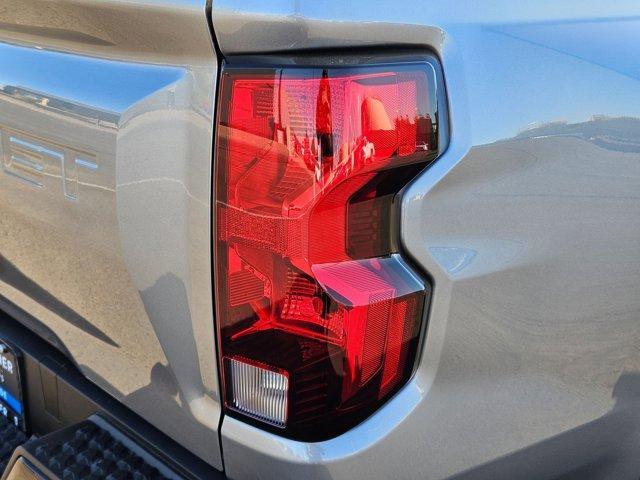 new 2026 Chevrolet Colorado car, priced at $33,011