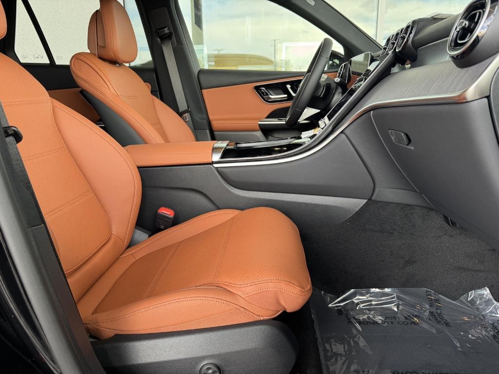 new 2025 Mercedes-Benz GLC 300 car, priced at $51,955