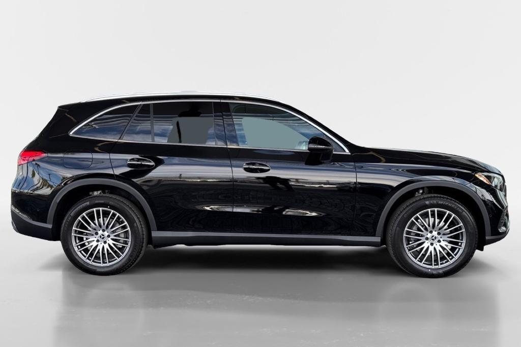 new 2025 Mercedes-Benz GLC 300 car, priced at $51,955