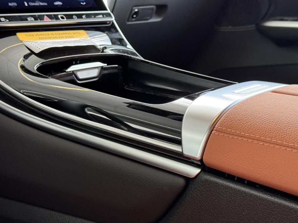 new 2025 Mercedes-Benz GLC 300 car, priced at $51,955