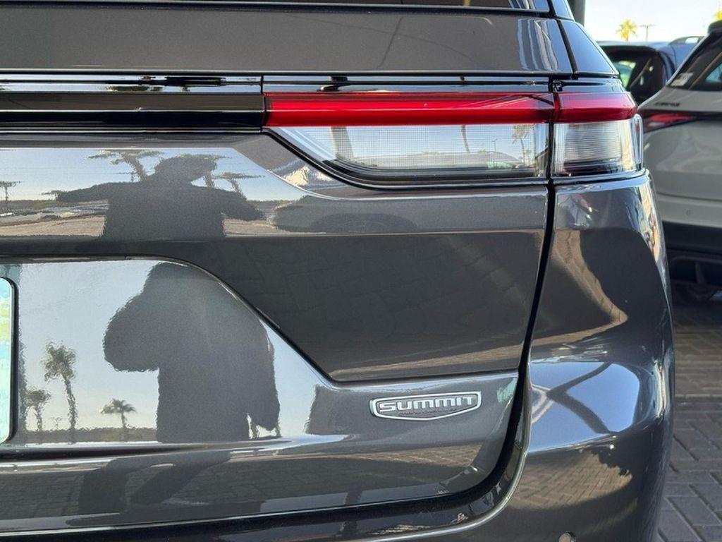 used 2022 Jeep Grand Cherokee car, priced at $39,494