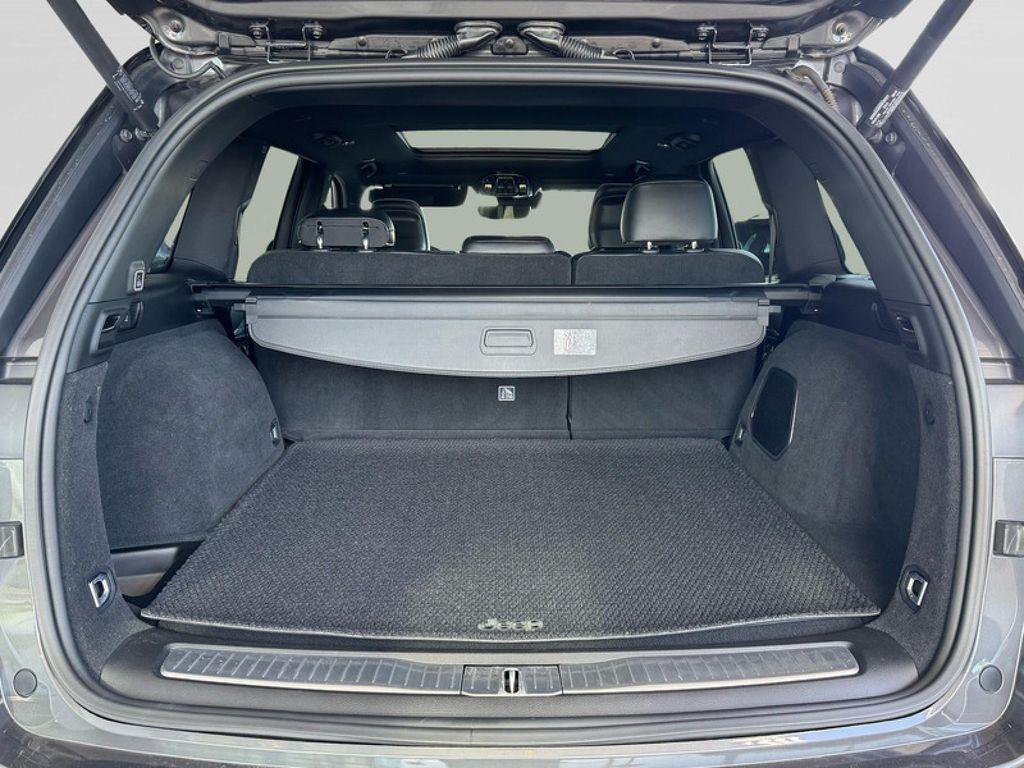 used 2022 Jeep Grand Cherokee car, priced at $39,494