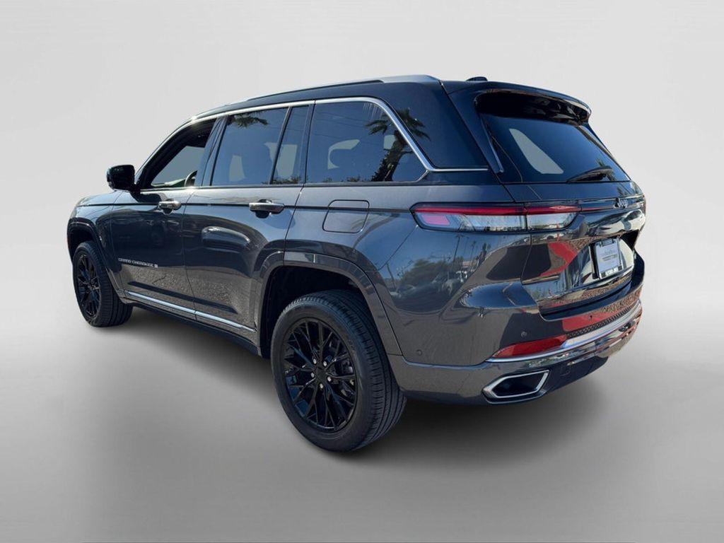 used 2022 Jeep Grand Cherokee car, priced at $39,494