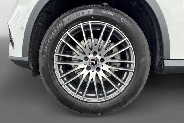 new 2025 Mercedes-Benz GLC 300 car, priced at $54,455