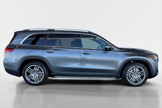 new 2025 Mercedes-Benz GLS 450 car, priced at $93,255