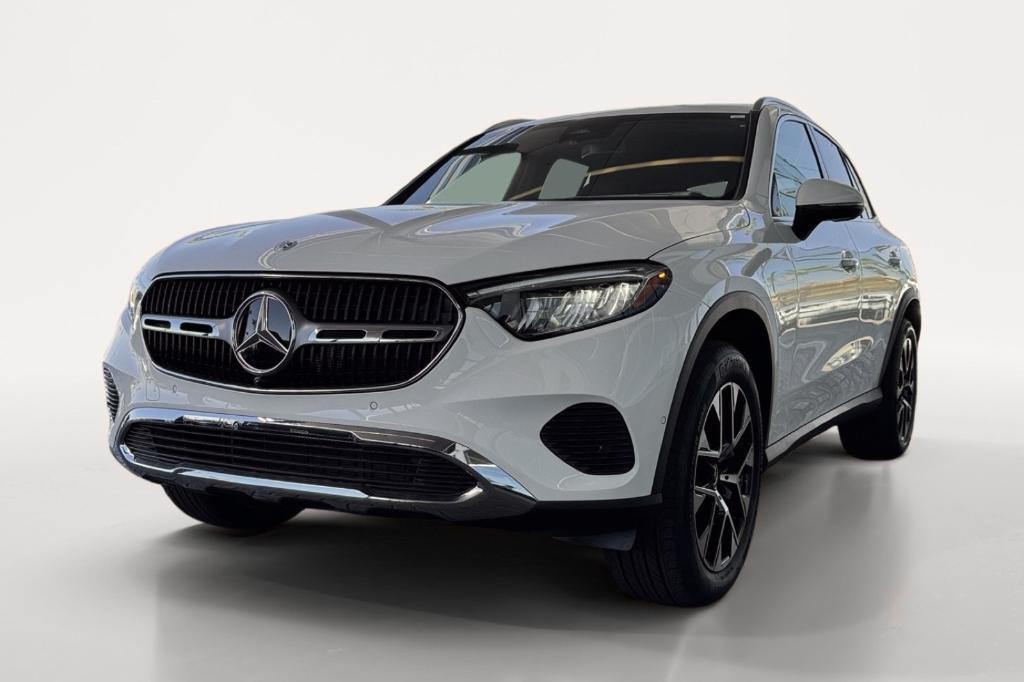 new 2025 Mercedes-Benz GLC 350e car, priced at $63,195