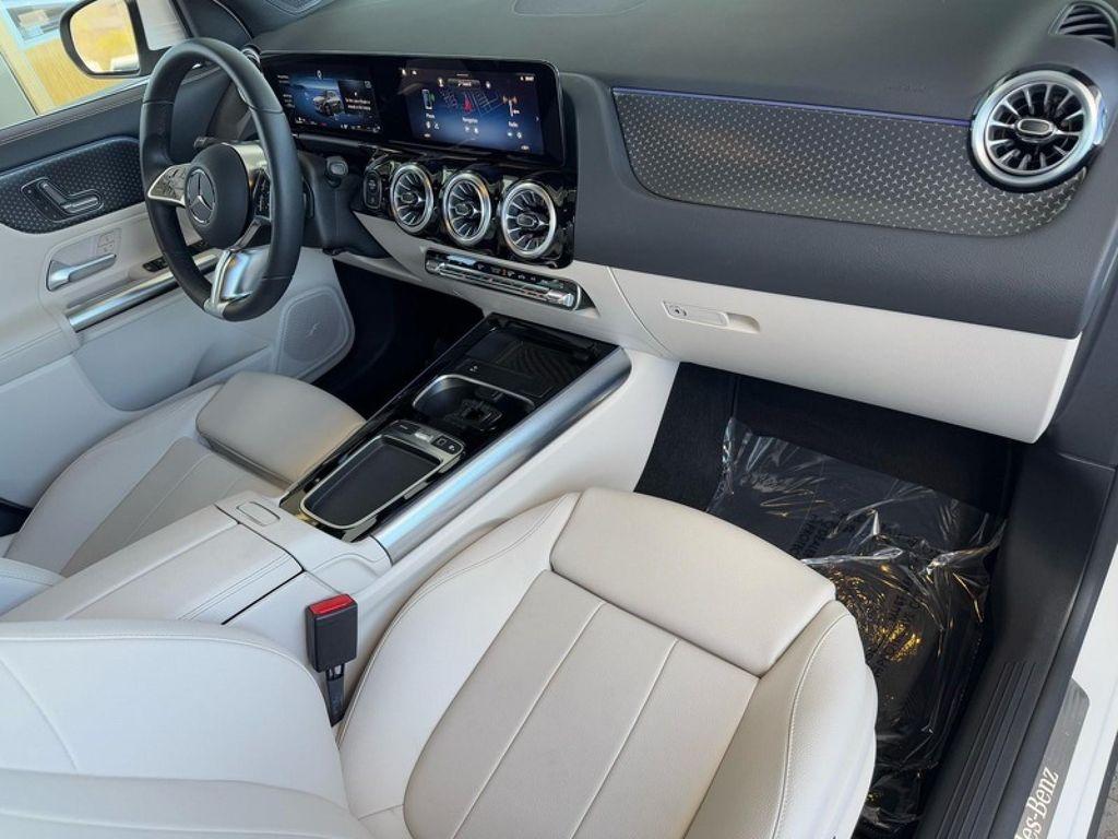 used 2025 Mercedes-Benz GLA 250 car, priced at $42,994