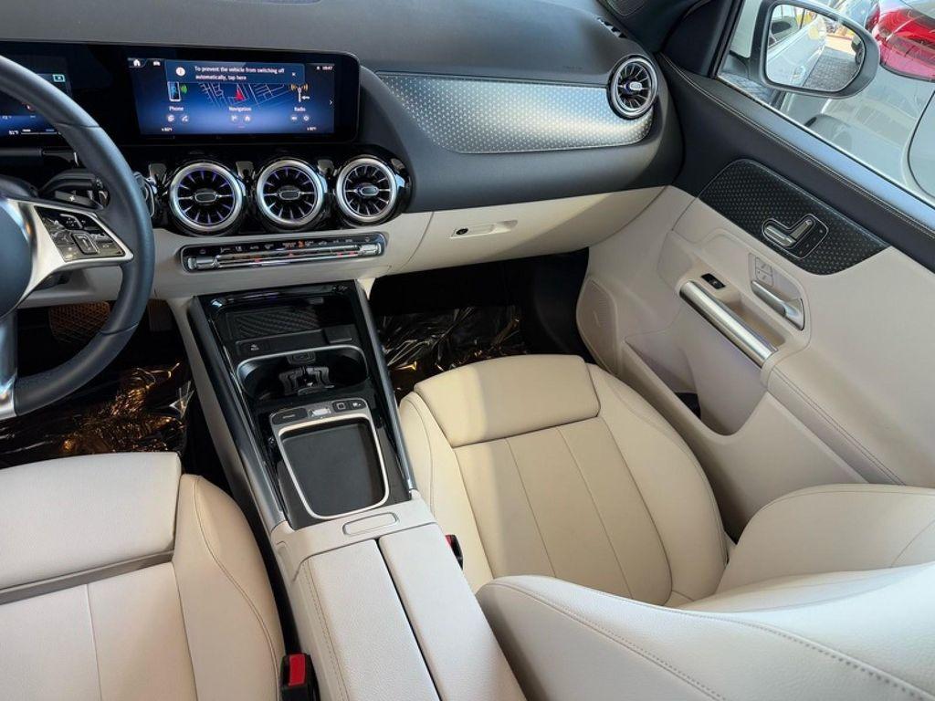 used 2025 Mercedes-Benz GLA 250 car, priced at $42,994