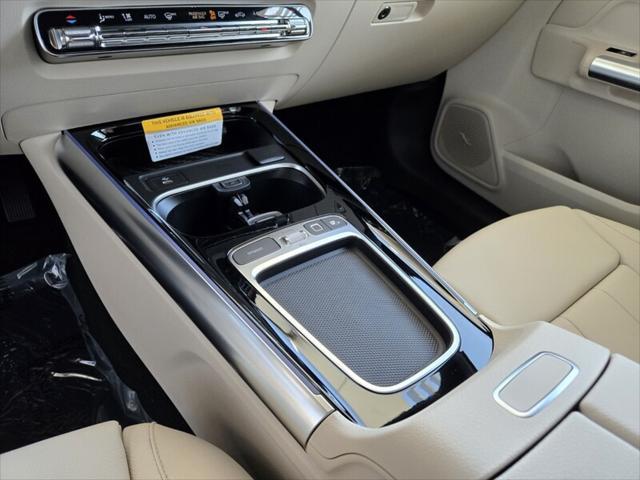new 2025 Mercedes-Benz GLA 250 car, priced at $45,845