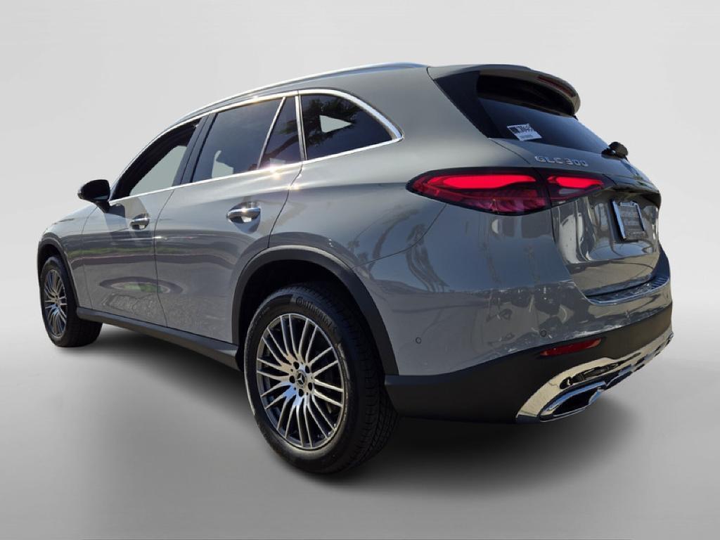 new 2025 Mercedes-Benz GLC 300 car, priced at $57,625