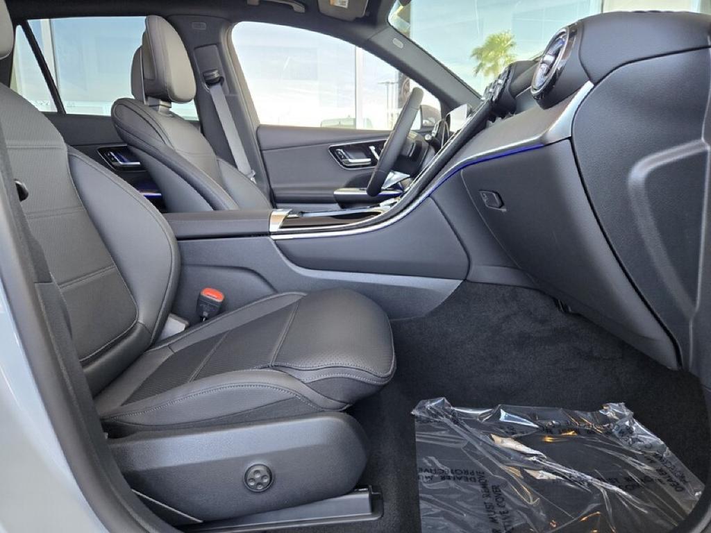 new 2025 Mercedes-Benz GLC 300 car, priced at $57,625
