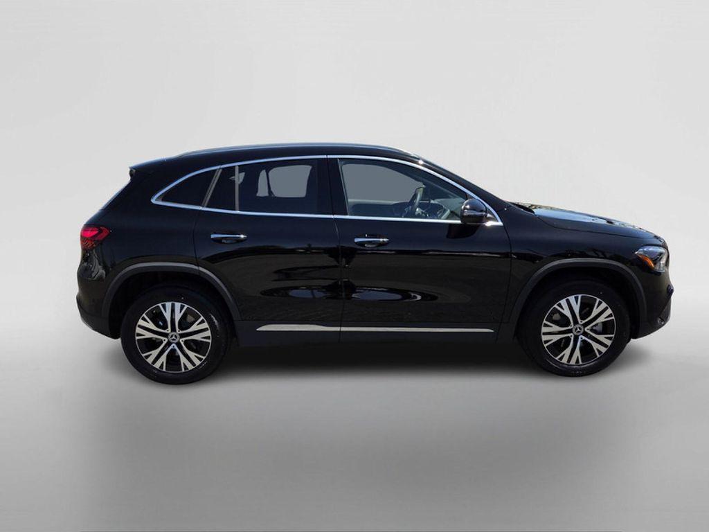 new 2025 Mercedes-Benz GLA 250 car, priced at $46,195