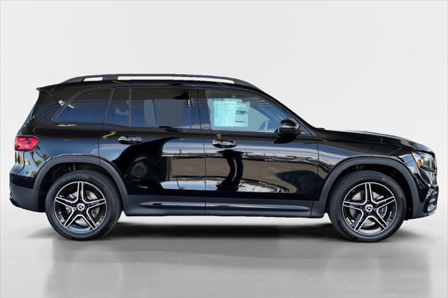 new 2024 Mercedes-Benz GLB 250 car, priced at $52,325