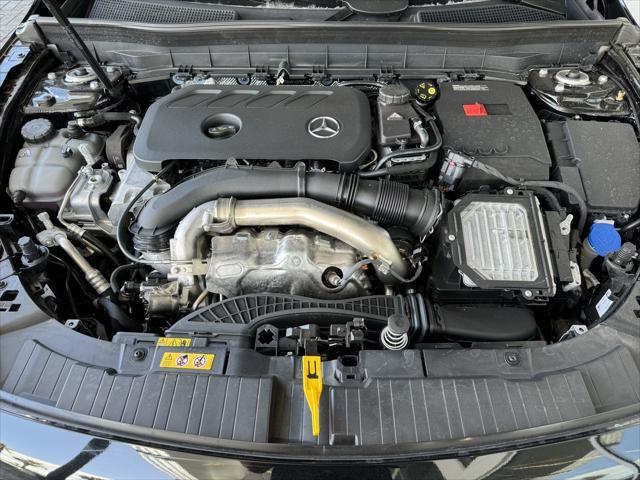 new 2024 Mercedes-Benz GLB 250 car, priced at $52,325