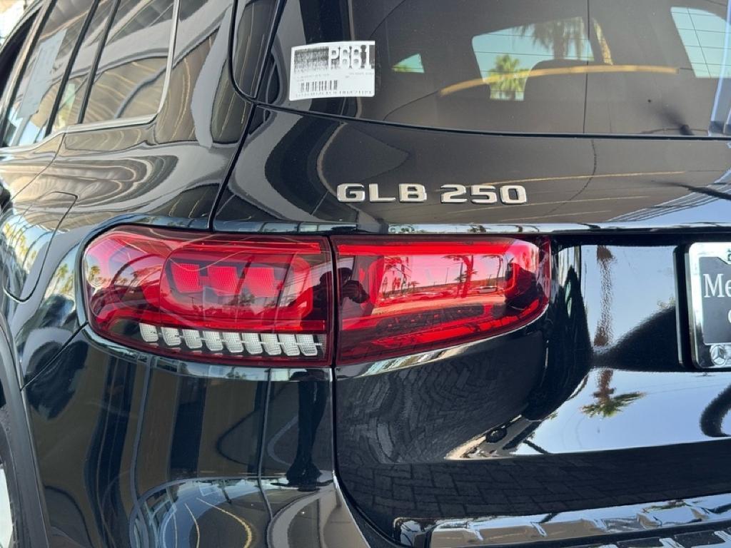 used 2020 Mercedes-Benz GLB 250 car, priced at $24,994