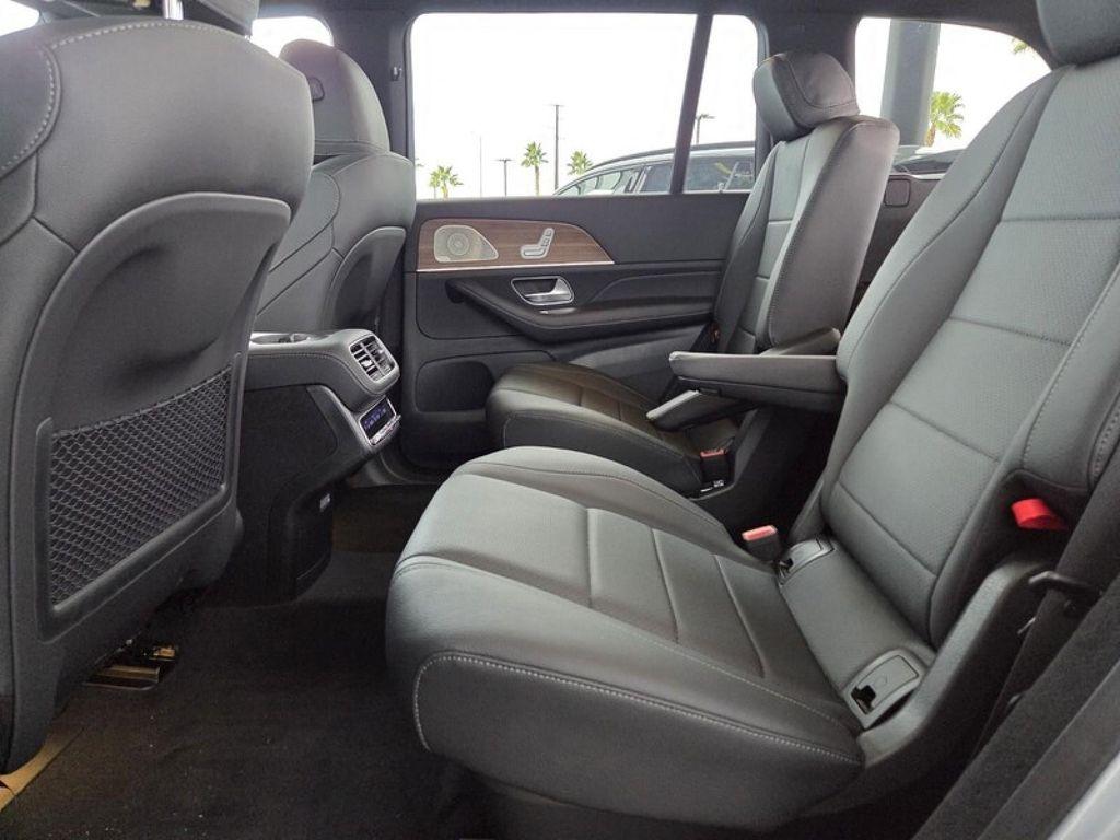 new 2025 Mercedes-Benz GLS 450 car, priced at $95,365