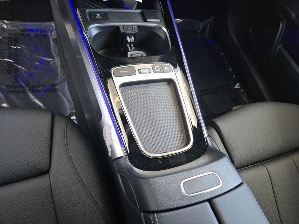 new 2025 Mercedes-Benz GLB 250 car, priced at $48,410
