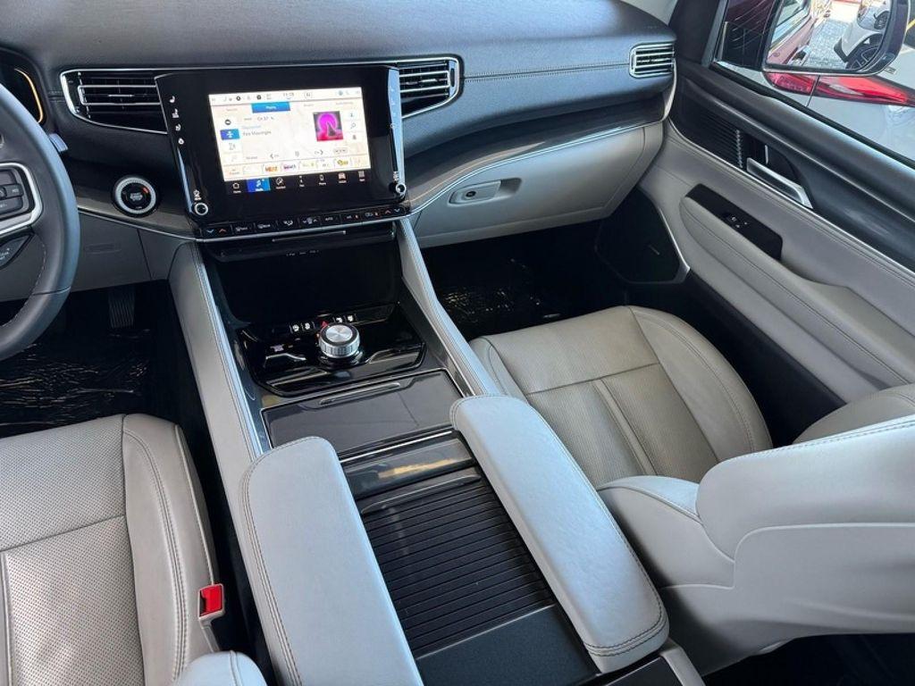 used 2022 Jeep Wagoneer car, priced at $38,294