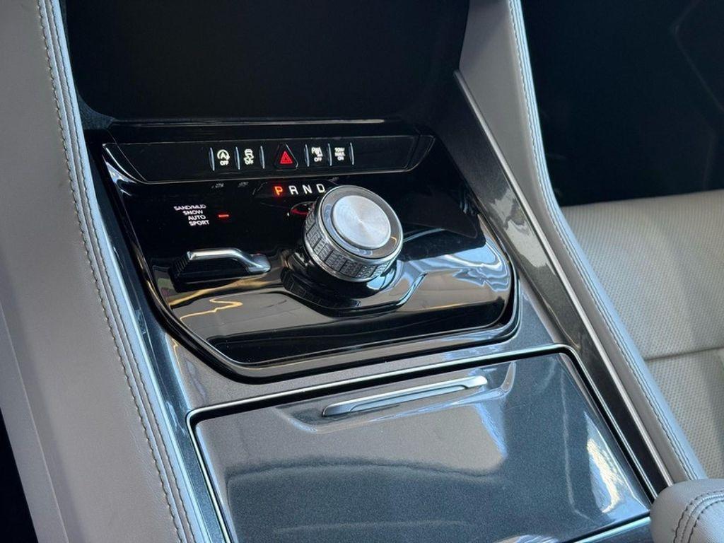 used 2022 Jeep Wagoneer car, priced at $38,294