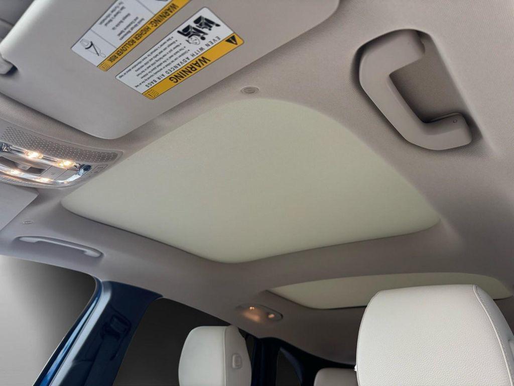 used 2025 Mercedes-Benz GLA 250 car, priced at $38,994