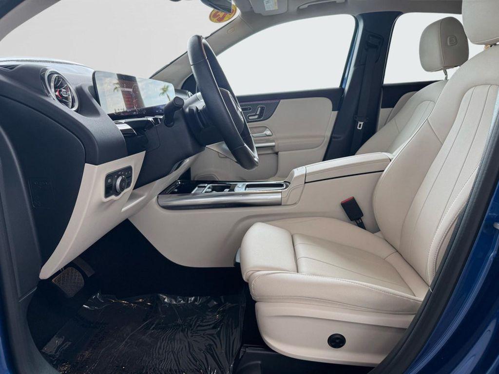 used 2025 Mercedes-Benz GLA 250 car, priced at $38,994