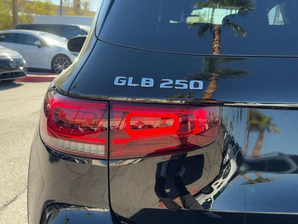 used 2021 Mercedes-Benz GLB 250 car, priced at $29,994