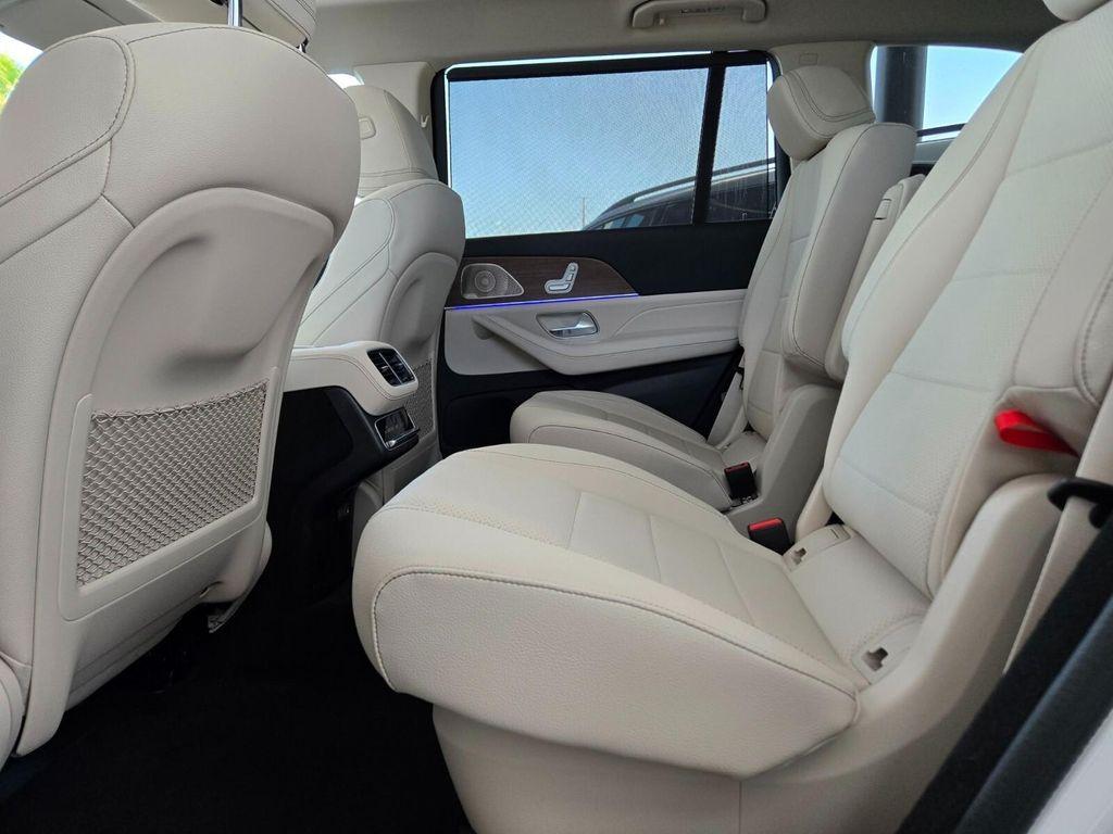 new 2025 Mercedes-Benz GLS 450 car, priced at $91,755