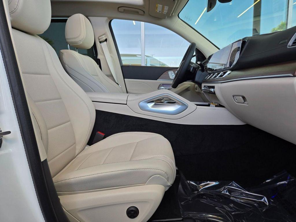 new 2025 Mercedes-Benz GLS 450 car, priced at $91,755