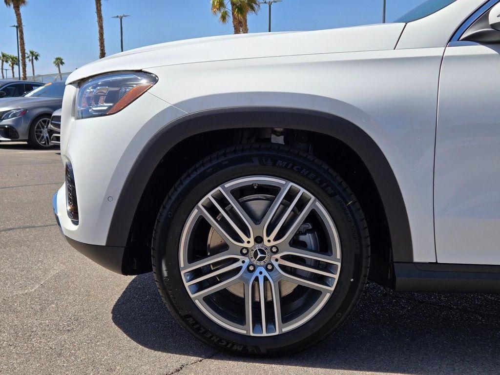 new 2025 Mercedes-Benz GLS 450 car, priced at $91,755