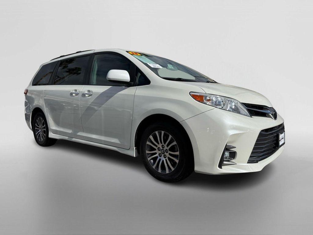 used 2018 Toyota Sienna car, priced at $30,994