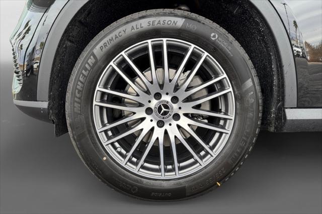 new 2025 Mercedes-Benz GLC 300 car, priced at $54,905