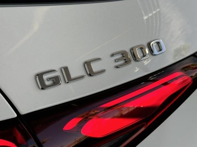 new 2024 Mercedes-Benz GLC 300 car, priced at $51,915