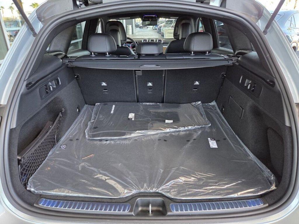 new 2025 Mercedes-Benz GLC 300 car, priced at $61,530