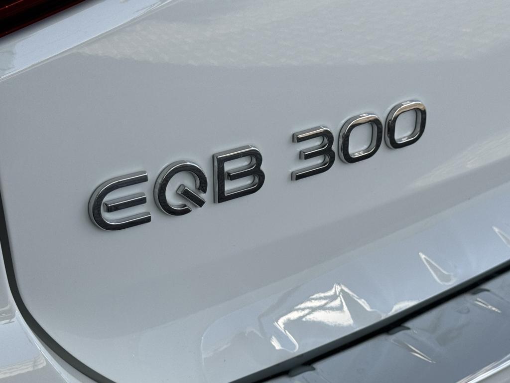 new 2024 Mercedes-Benz EQB 300 car, priced at $62,325