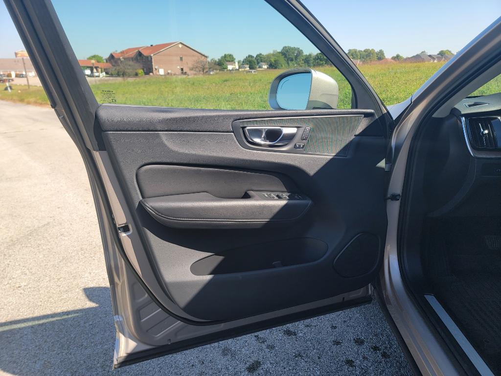 used 2023 Volvo XC60 car, priced at $38,995