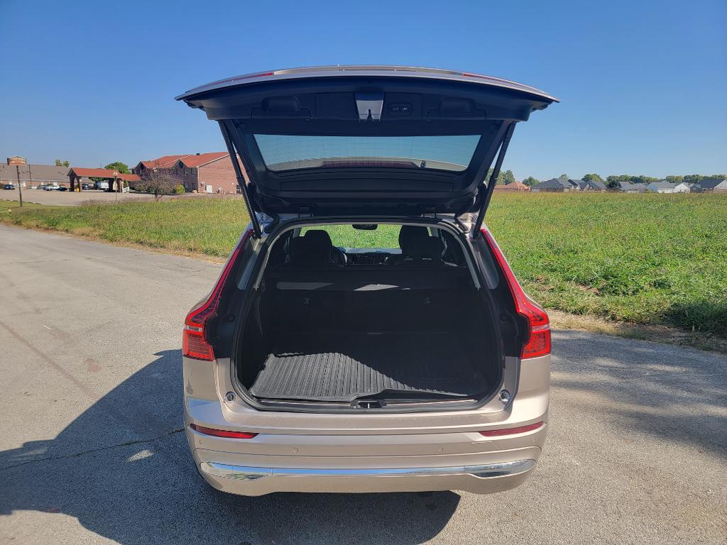 used 2023 Volvo XC60 car, priced at $38,995