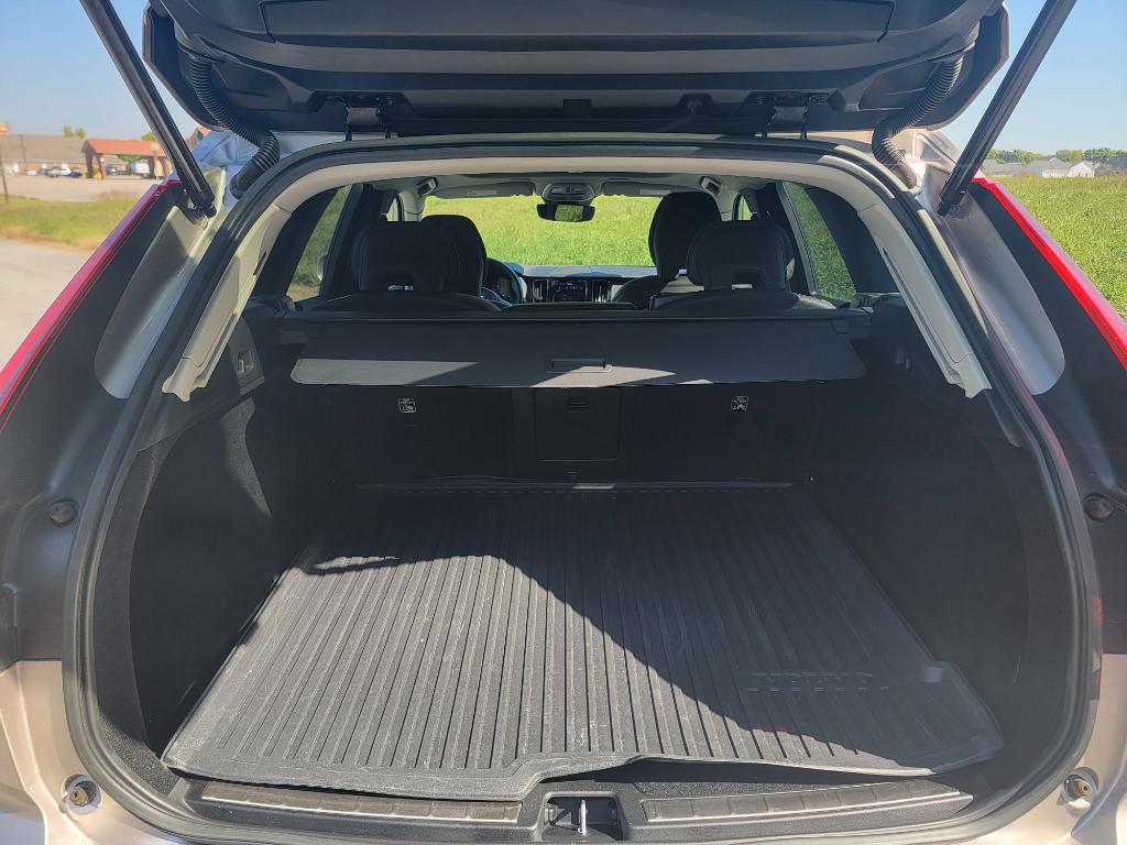 used 2023 Volvo XC60 car, priced at $38,995