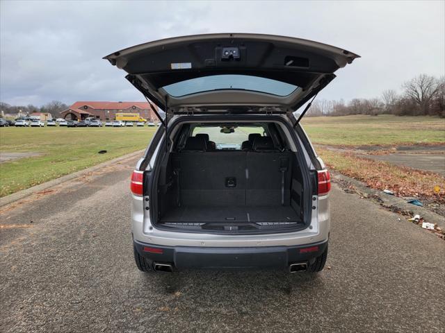 used 2008 Saturn Outlook car, priced at $3,500